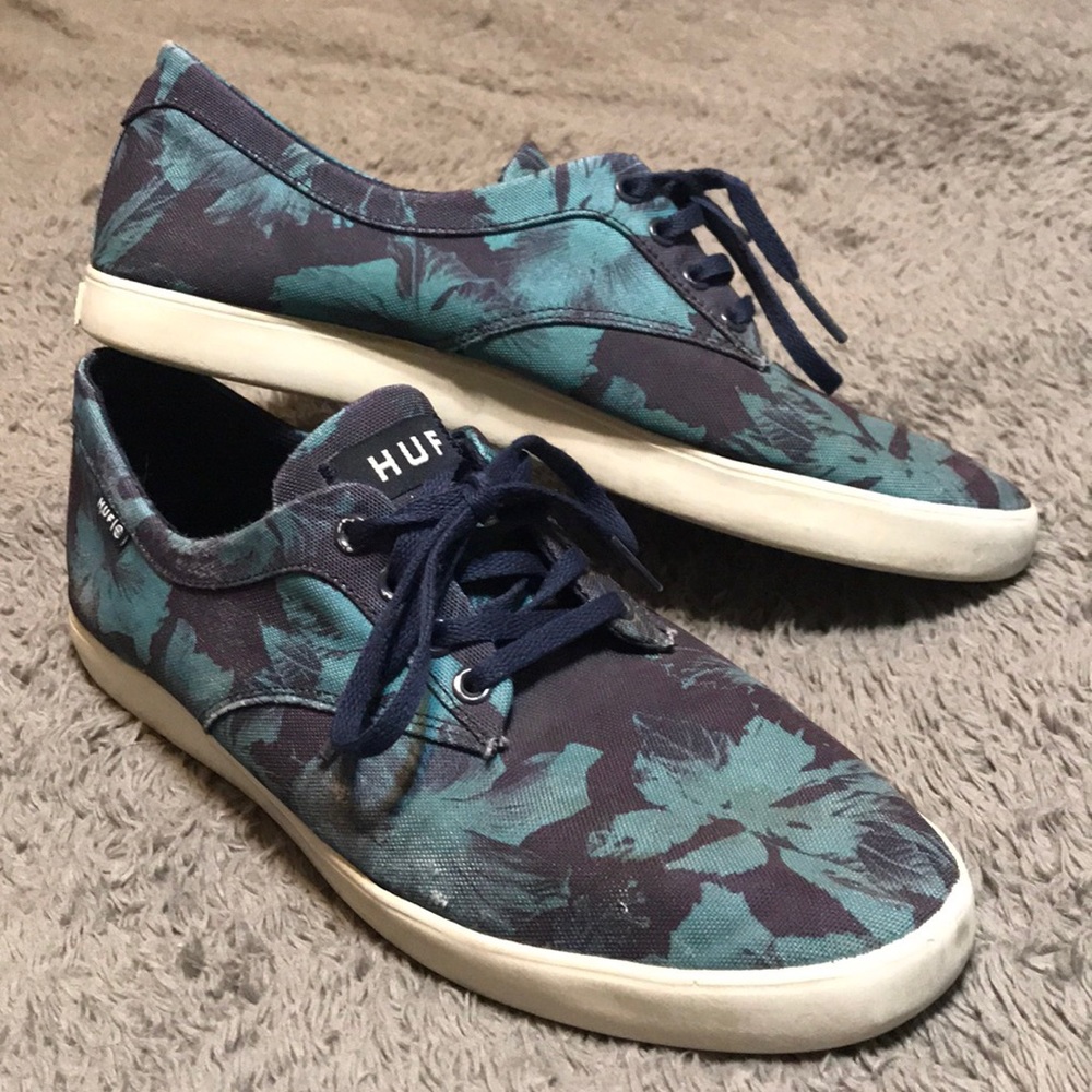 Huf shoes Blue floral designs.